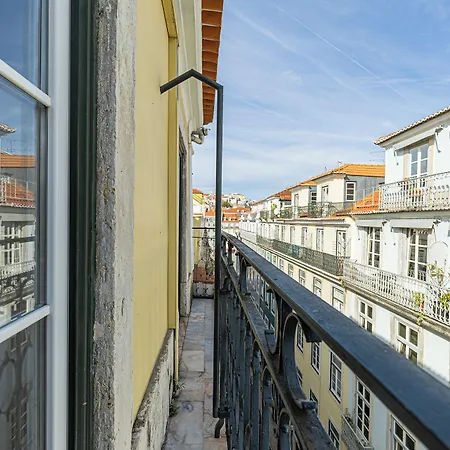 Santa Justa 24 *