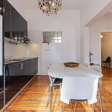 Apartment Santa Justa 24 *