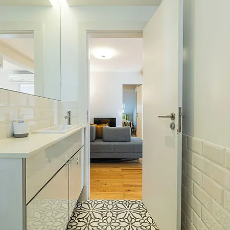 Santa Justa 24 *