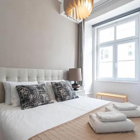 Apartment Santa Justa 24 Downtown Lisbon