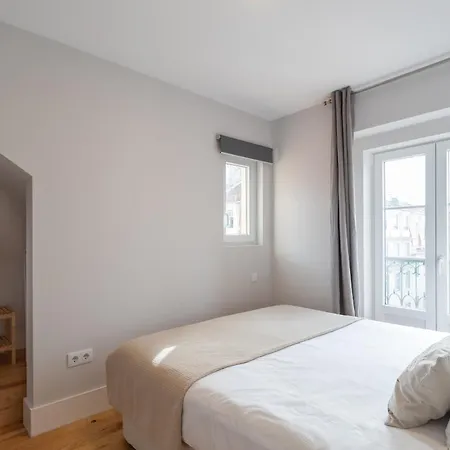 Santa Justa 24 Downtown Apartment *