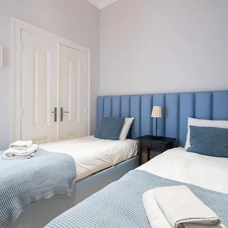 Santa Justa 24 Downtown Apartment *